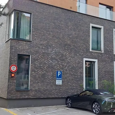 Rezidencia Kmetova So Sukromnym Parkovanim Zdarma, 5 Min Peso Do Centra Apartment Kosice